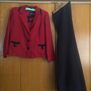 R & K ORIGINALS THREE PIECE PANT SUIT