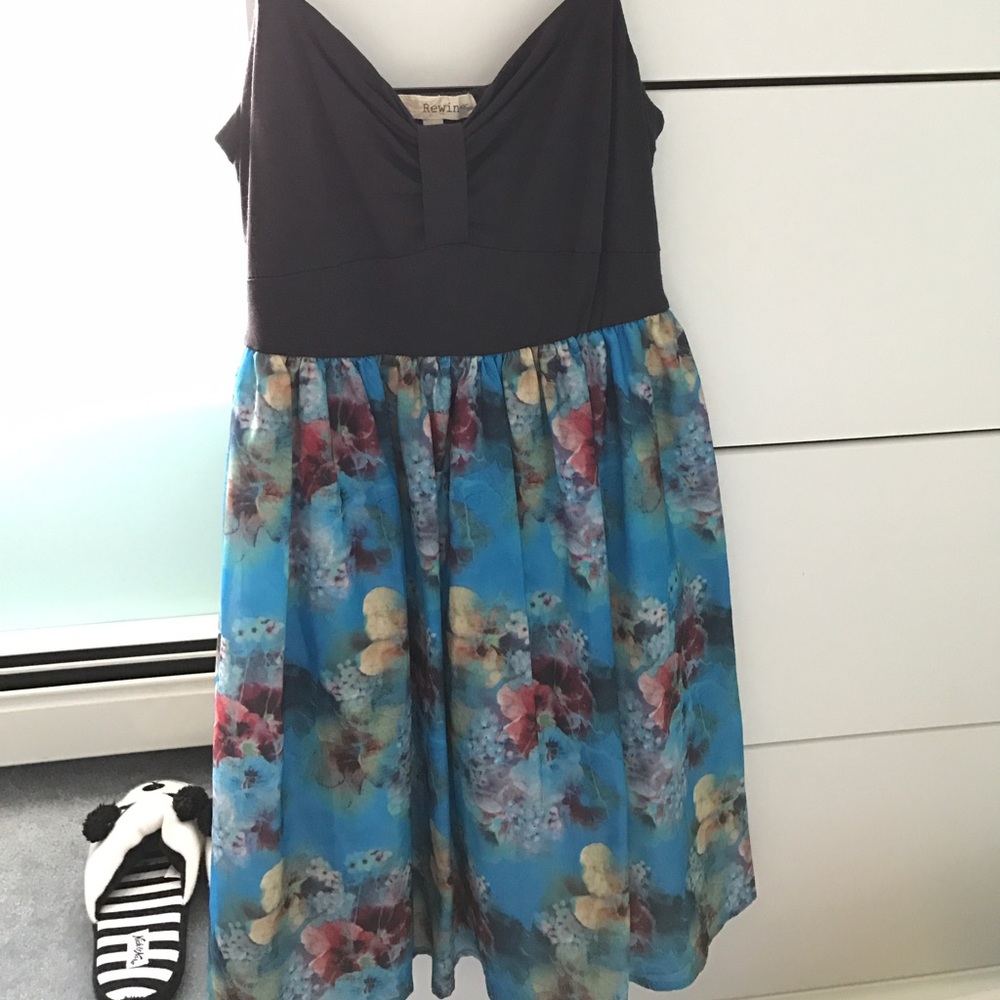 CUTE FLORAL SUNDRESS