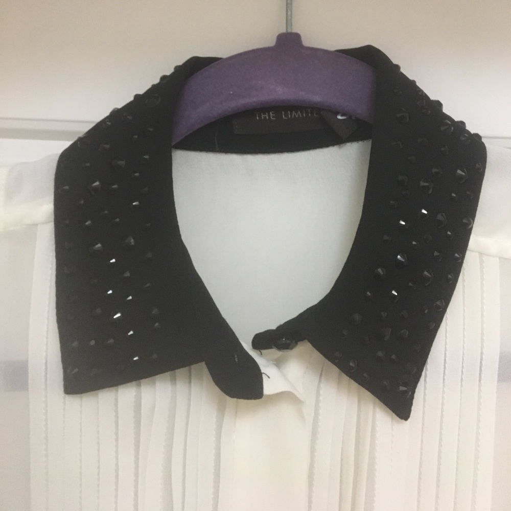 Tuxedo Style Sleeveless Blouse - image 2