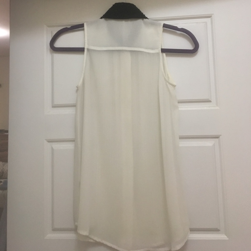 Tuxedo Style Sleeveless Blouse - image 3