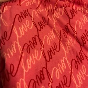 Lularoe Valentine's Day leggings