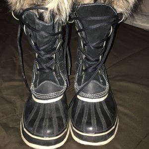 Sorel Joan of arc snow boots size 8