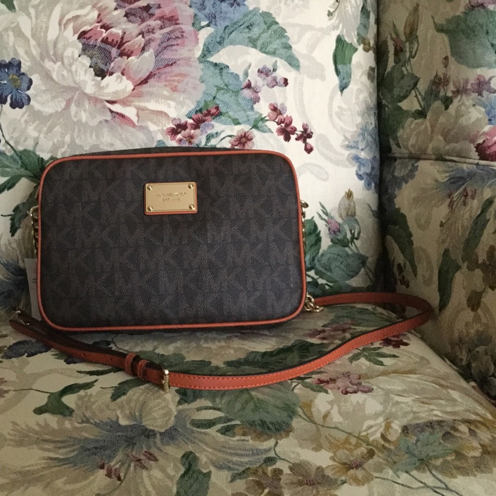 MK Jet Set Crossbody- brown/ orange