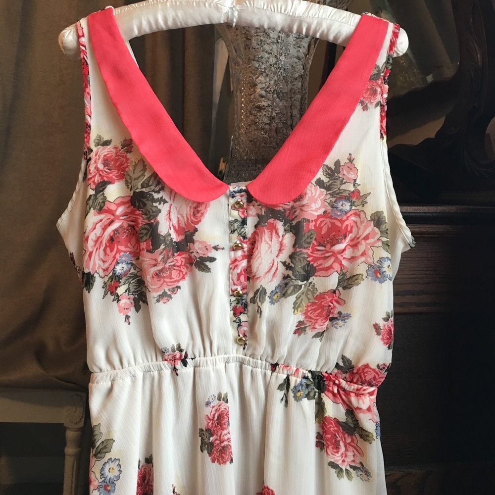 Dress - Picture 4 of 4