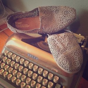 Gray crochet TOMS