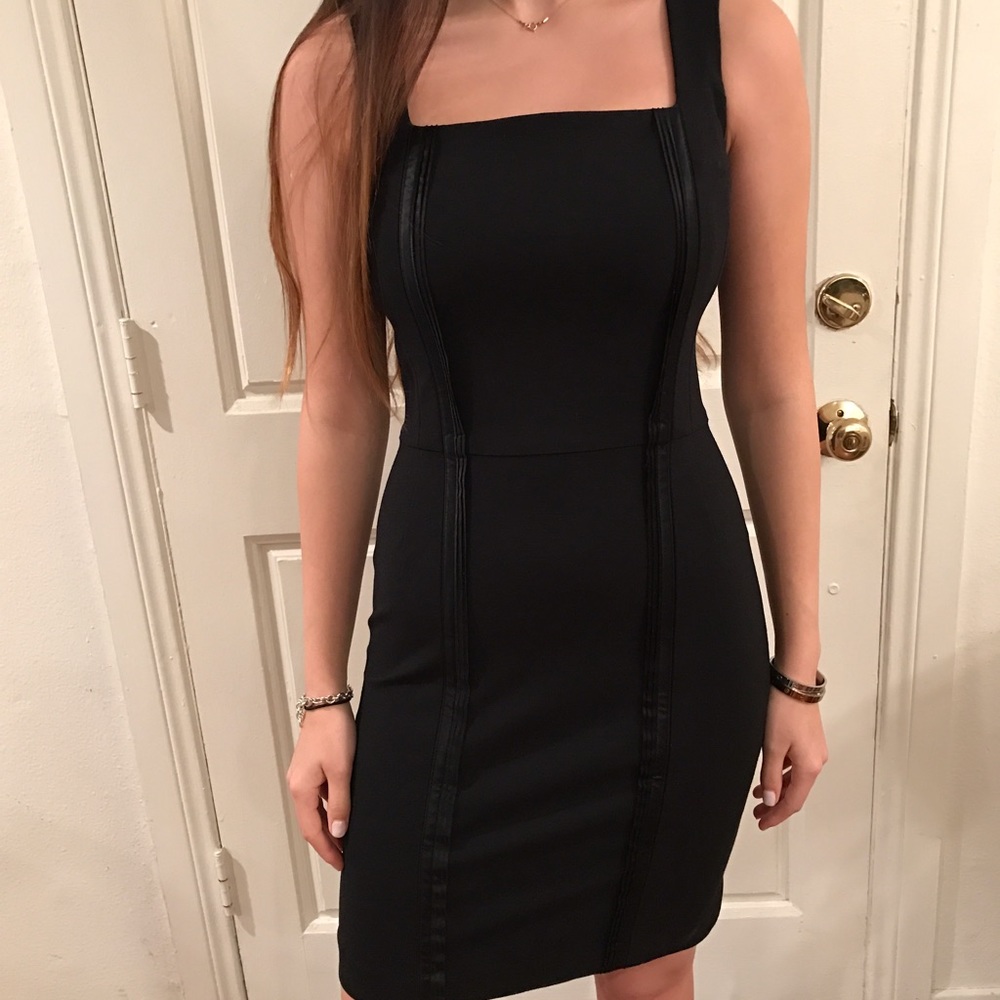 A black classy dress