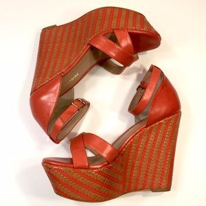 Pour la Victoire Bonita Red Multi Platform Wedge
