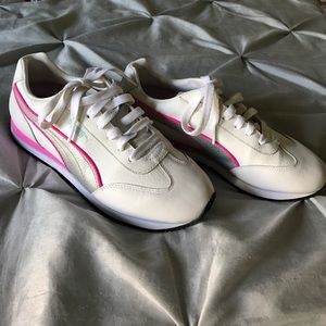 Women's Puma Roma Shoes
