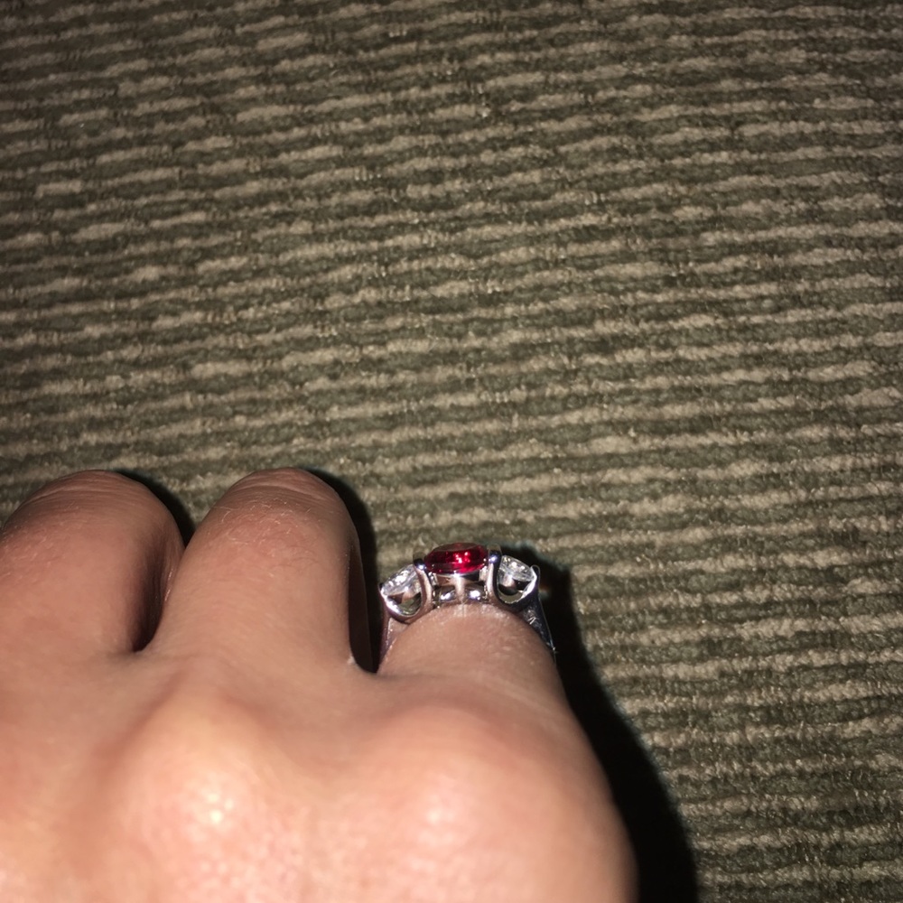 Ruby ring - Picture 2 of 2