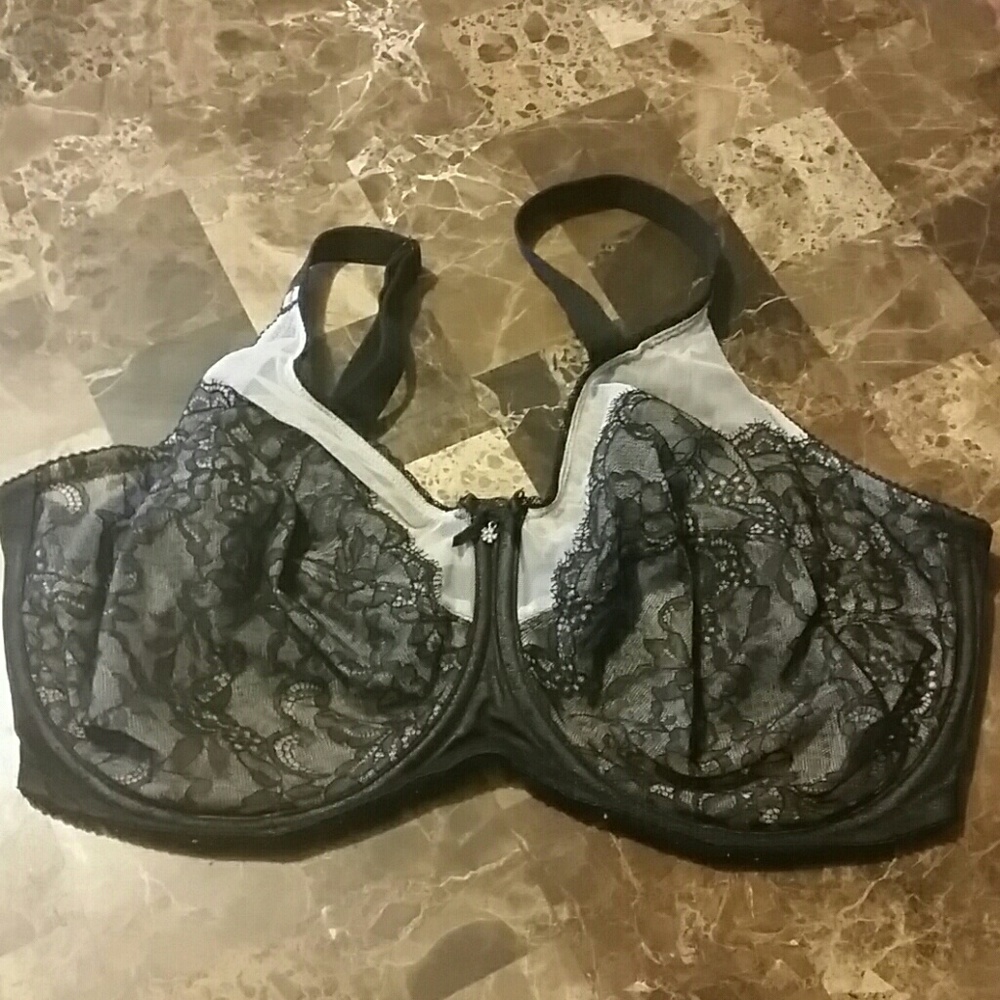 38G wacoal bra