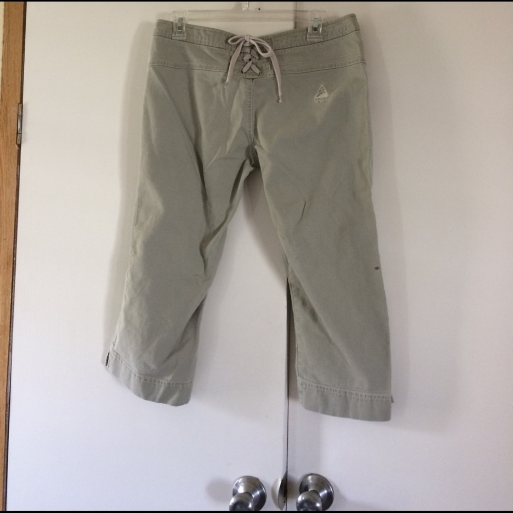Adorable capris - Picture 3 of 3