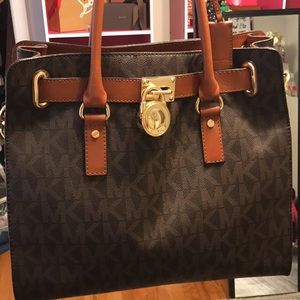 MK Large Hamilton purse *. Authentic