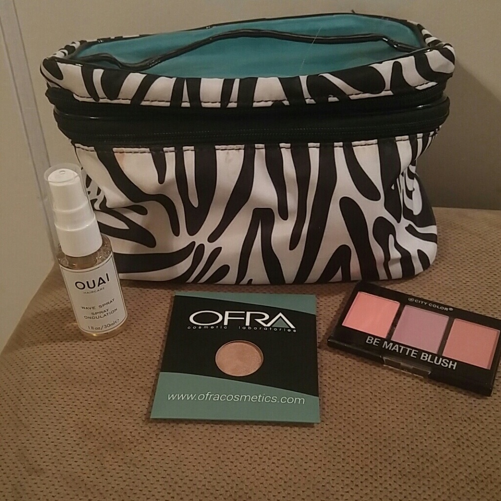 Cosmetic bag,blush,eyeshadow,wave spray included