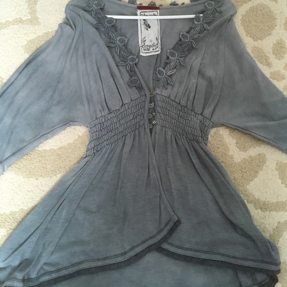 Fun blue top - Picture 1 of 1