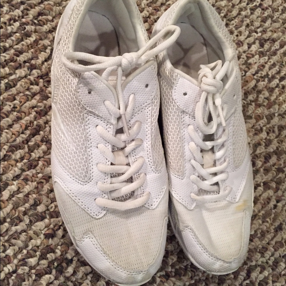 Cheerleading sneakers
