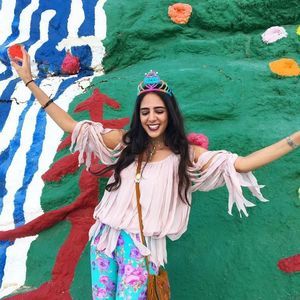 Meet your Posher, Alyssar