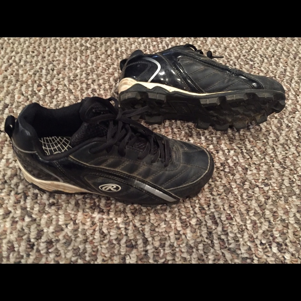 Girls cleats