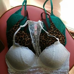 Victoria ' s Secret PINK 3 push up bras NWOT