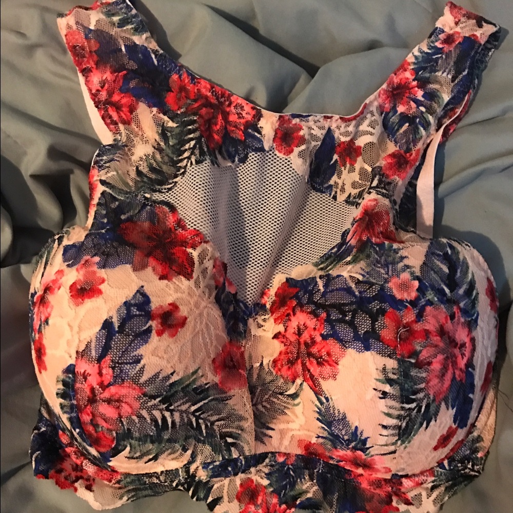 VS Pink bra