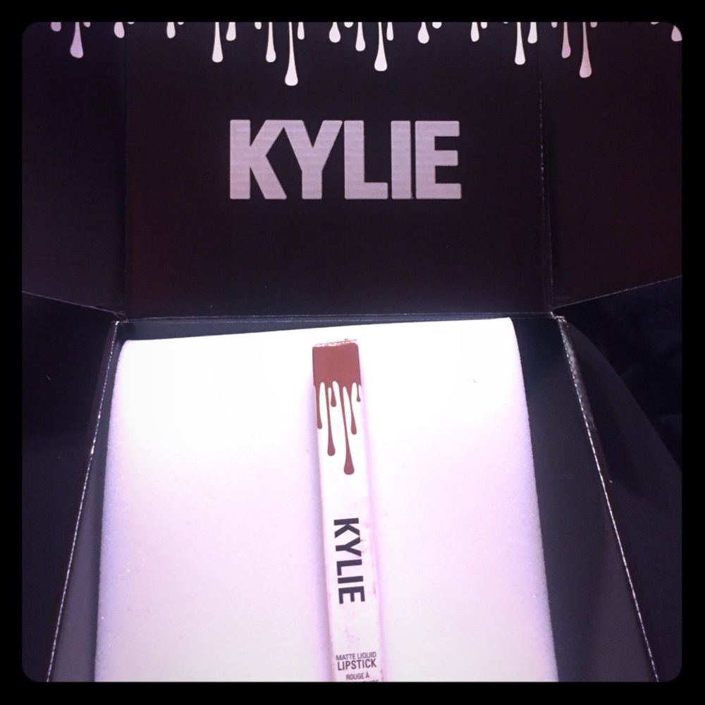 Kylie matte lipstick-dolce k