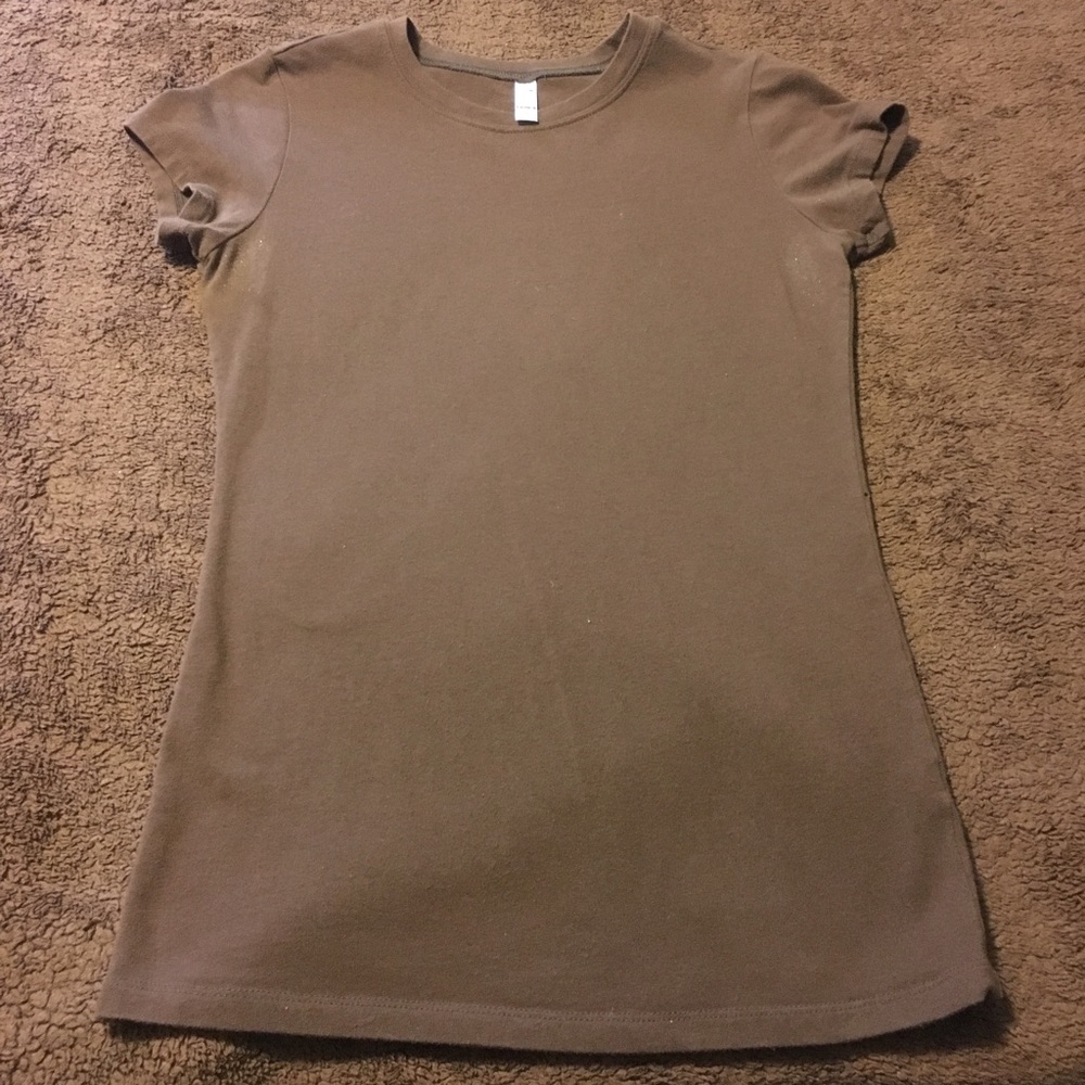 Brown t-shirt