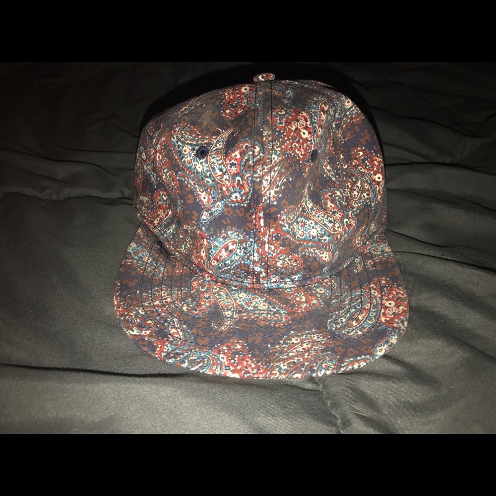 Patterned adjustable hat