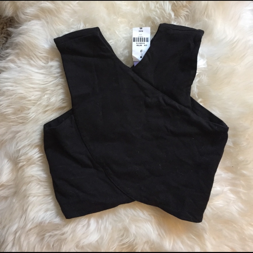 LF black crop top