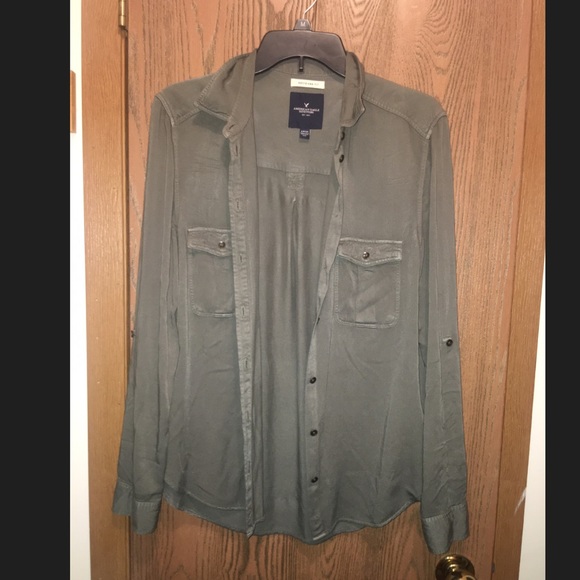 Nwot AE button down - Picture 1 of 1