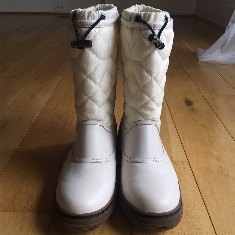 White Coach Sparrow Boots