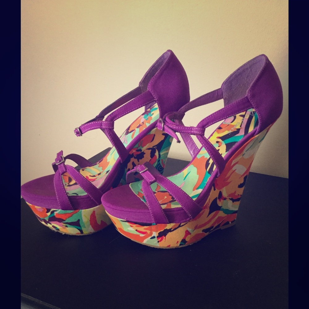 Purple wedge/platform stylish shoes