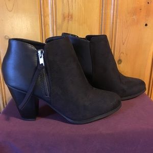 🌸Reduced!🌸 Black booties