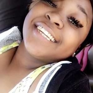 Meet your Posher, Nikki