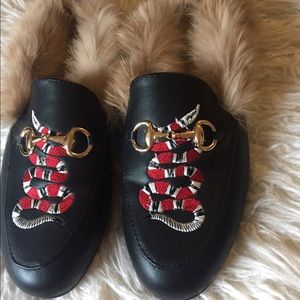 Snake embroidery loafers