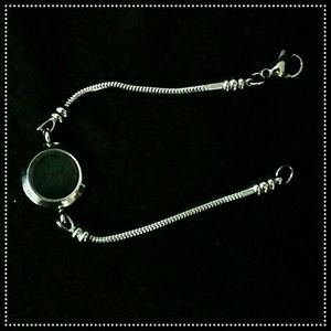 ⬇️Stainless Steel Locket Snake Charm Bracket