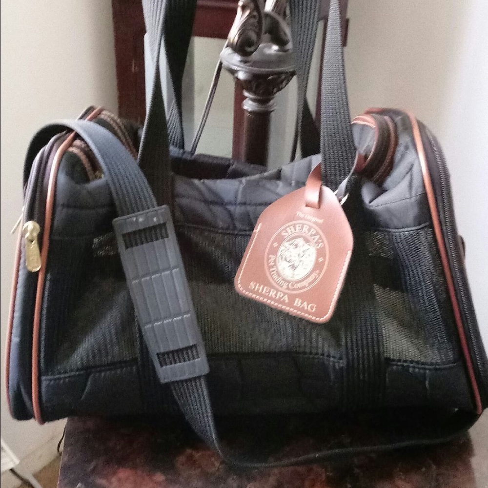 Sherpa dog/cat carrier
