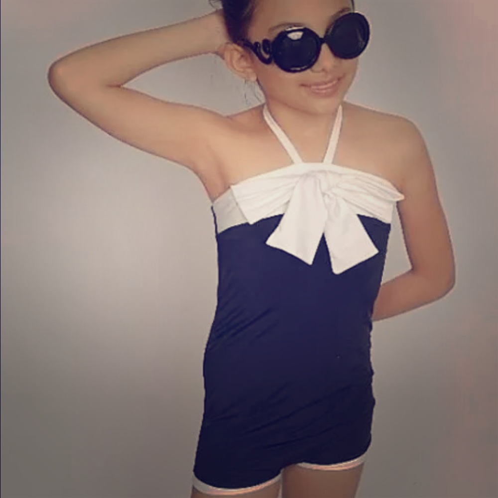 Classic swimsuit w/ fashion sunglasses included