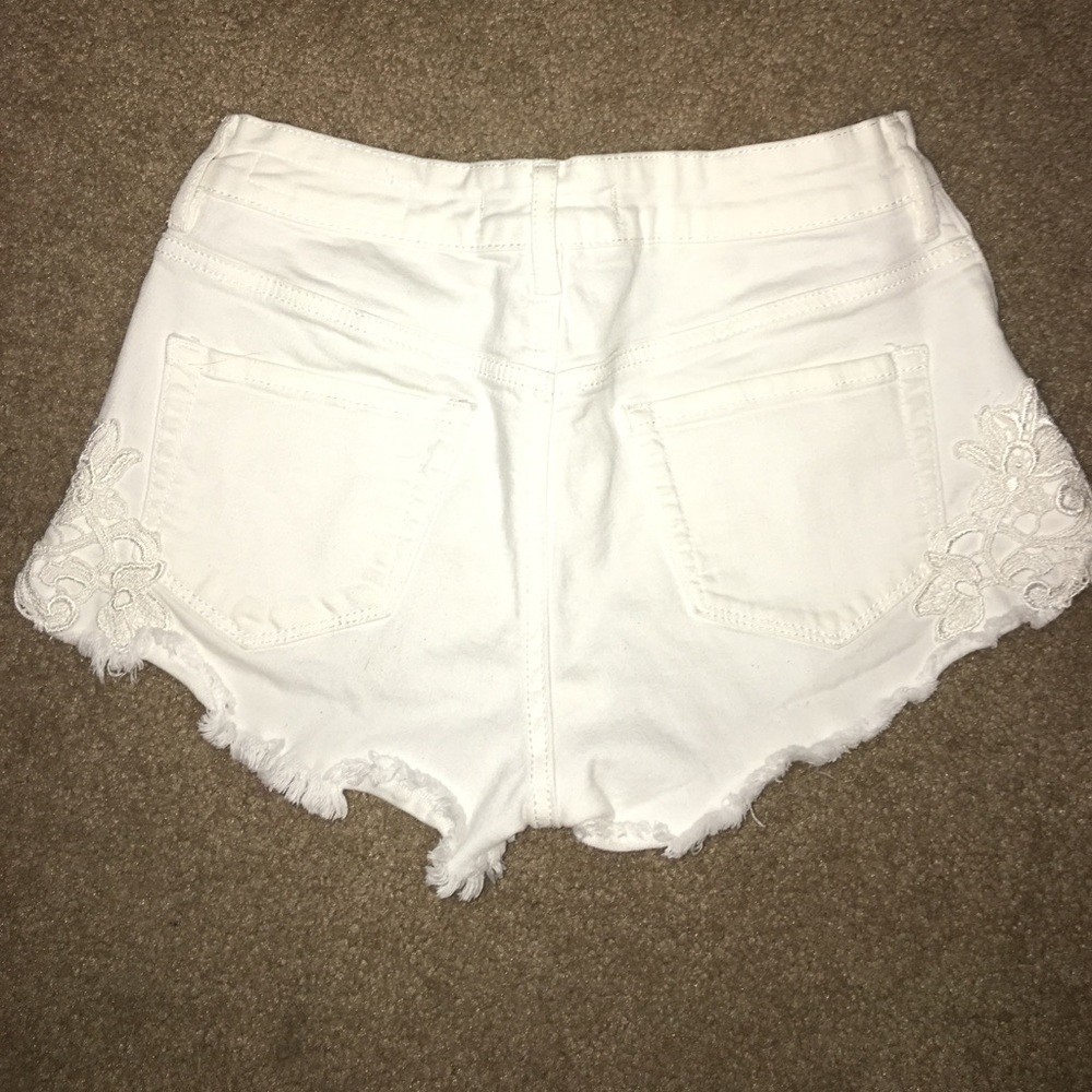 White PacSun shorts - Picture 2 of 3