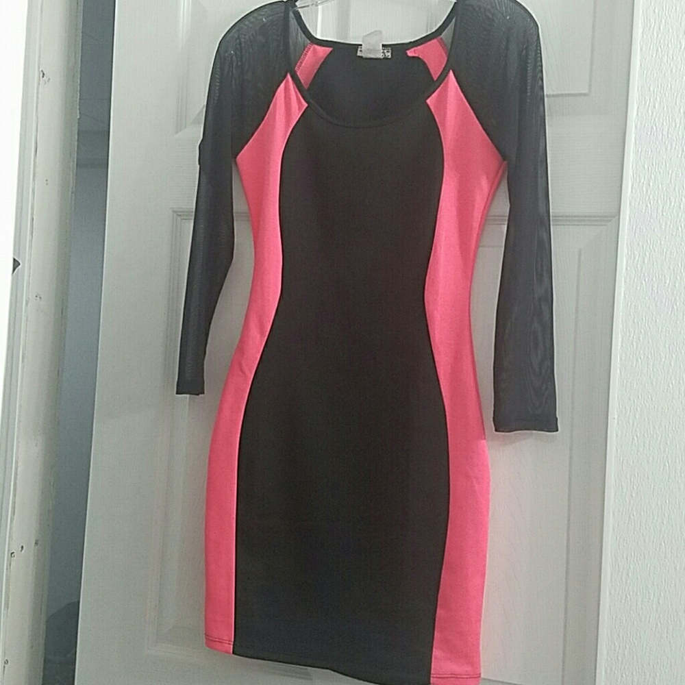NWOT Small Body Central Scuba Dress