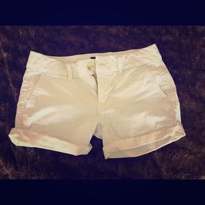 American Eagle Outfitters White MIDI shorts