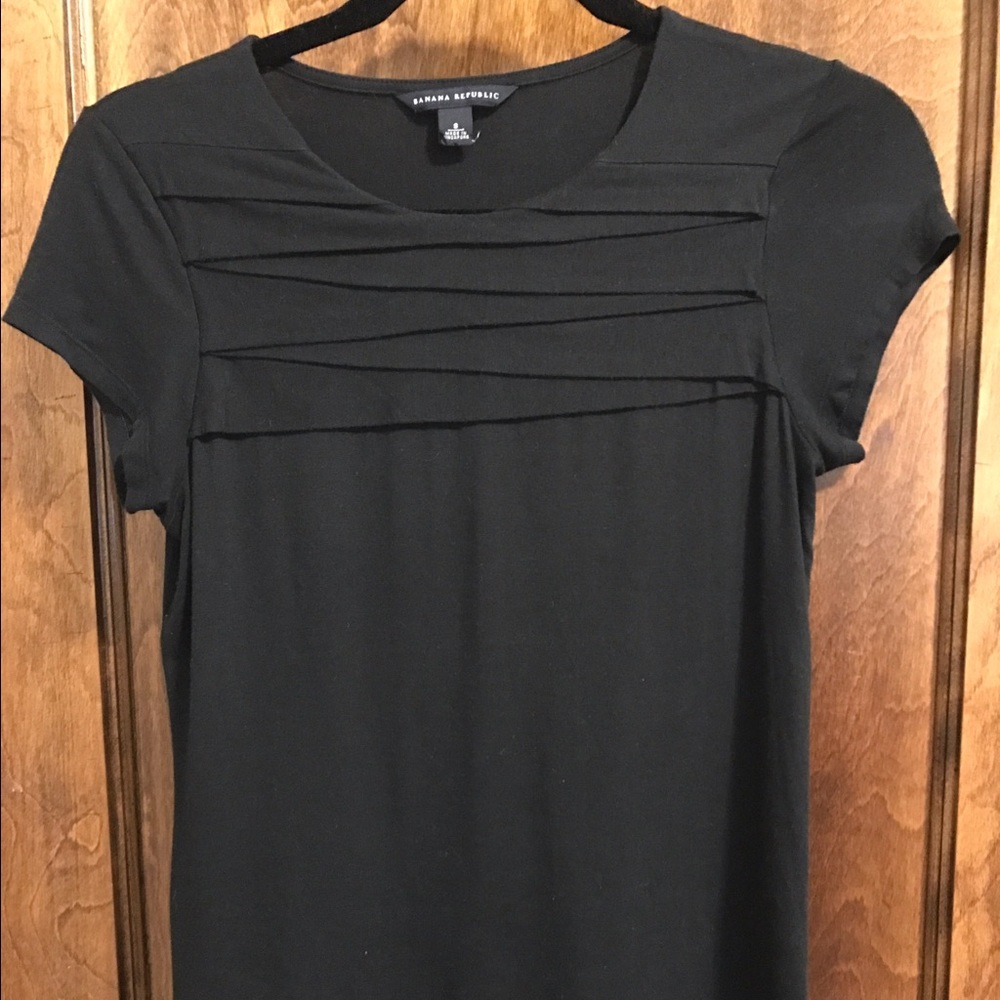 Cozy black tee