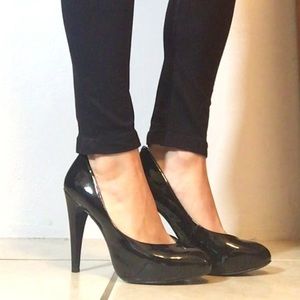 CLOSET CLEAR OUT! BCBG Generation Pumps