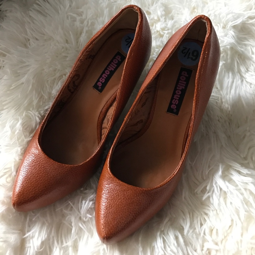 Dollhouse burnt orange heels