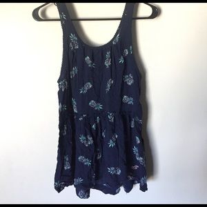 Hollister pineapple tank
