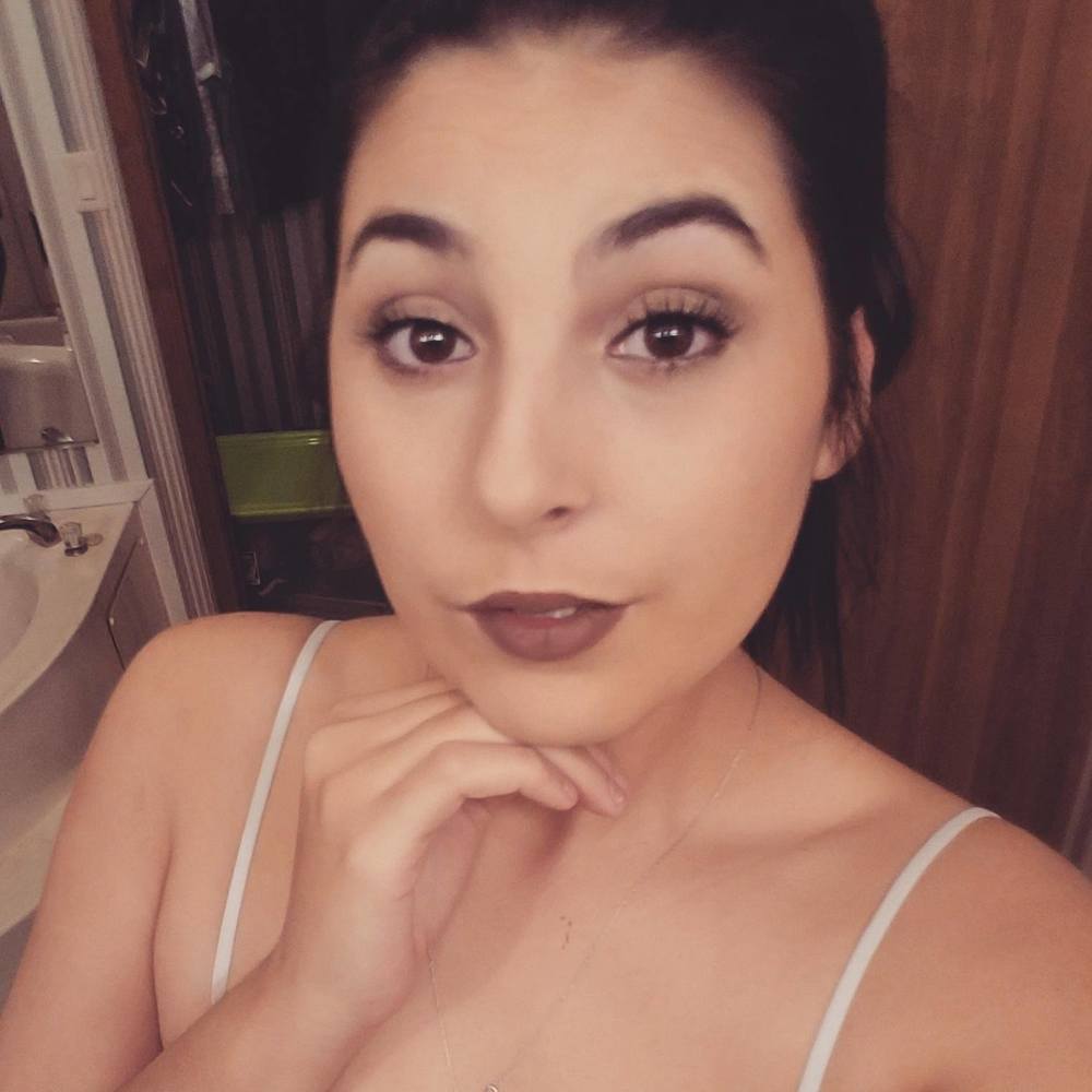 Meet your Posher, Teana