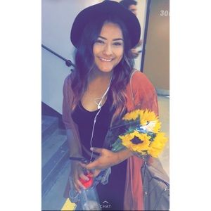 Meet your Posher, Nicole