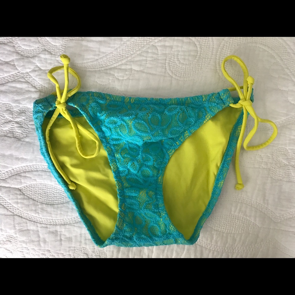 Victoria's Secret bikini bottoms- never worn
