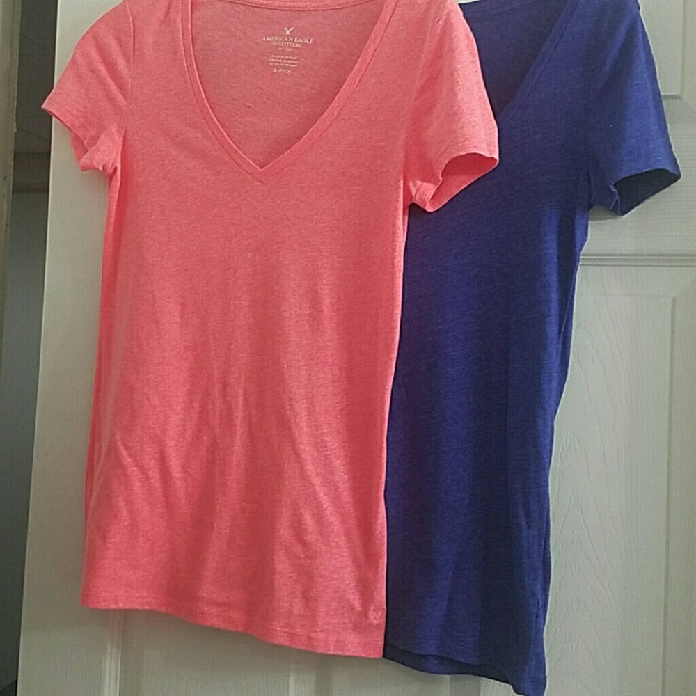 NWOT 2 American Eagle Short Sleeve Tops