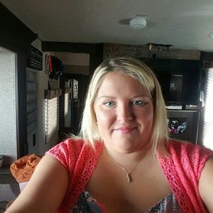 Meet your Posher, Alisha