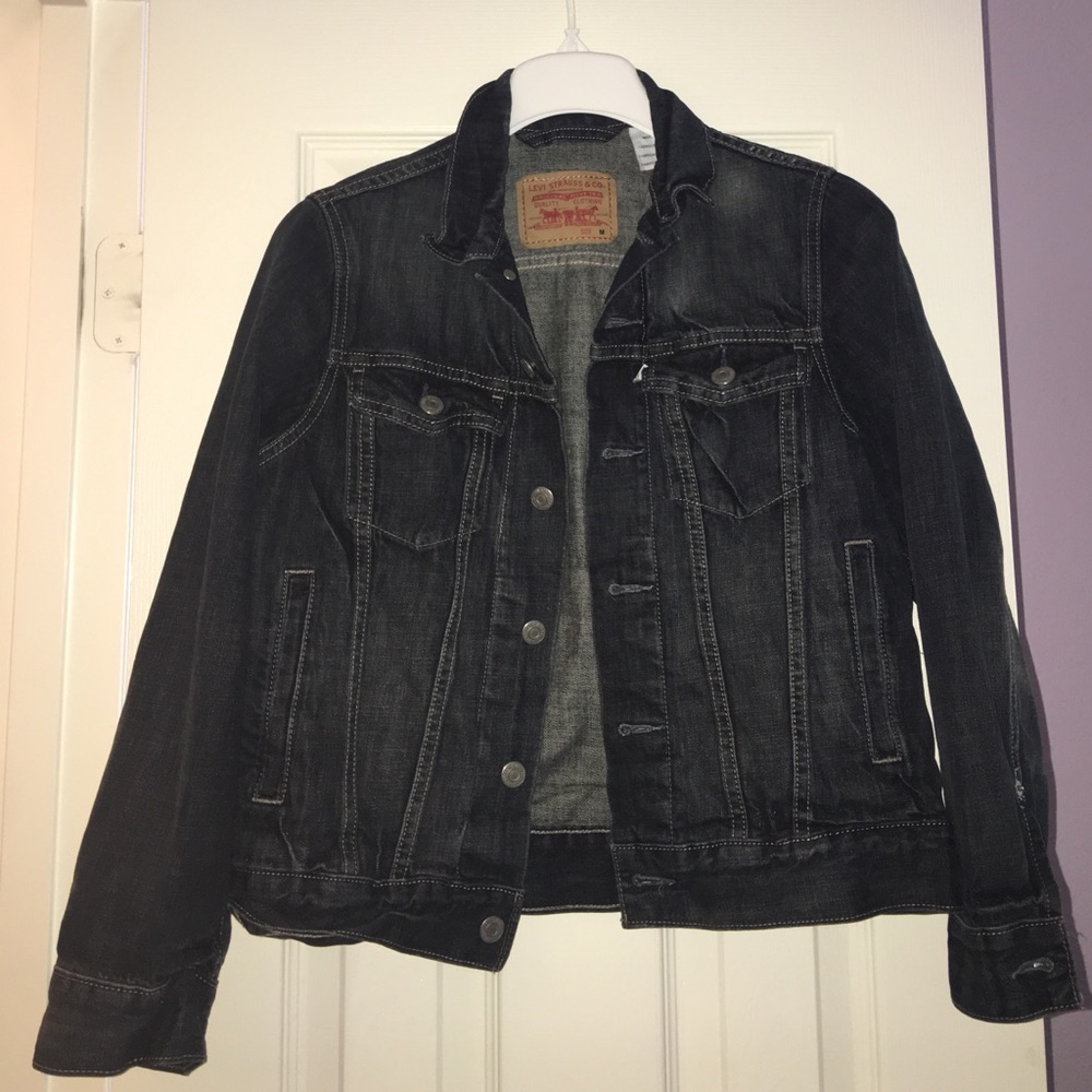 Vintage Levi Jean Jacket Size Medium 💙