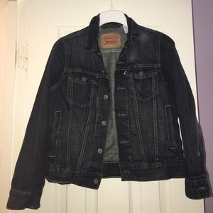 Vintage Levi Jean Jacket Size Medium 💙